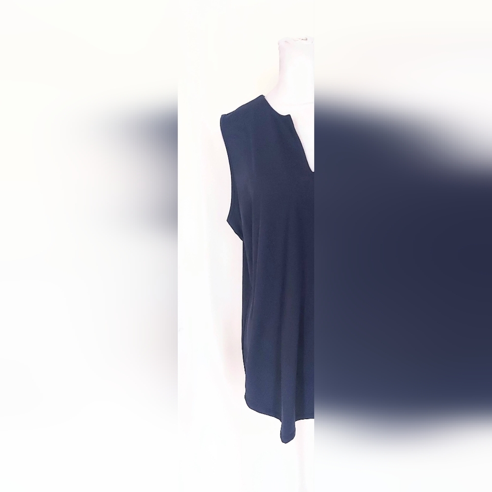 LULU B Size XL V Neck Sleeveless Top Navy Blue - Picture 2 of 11